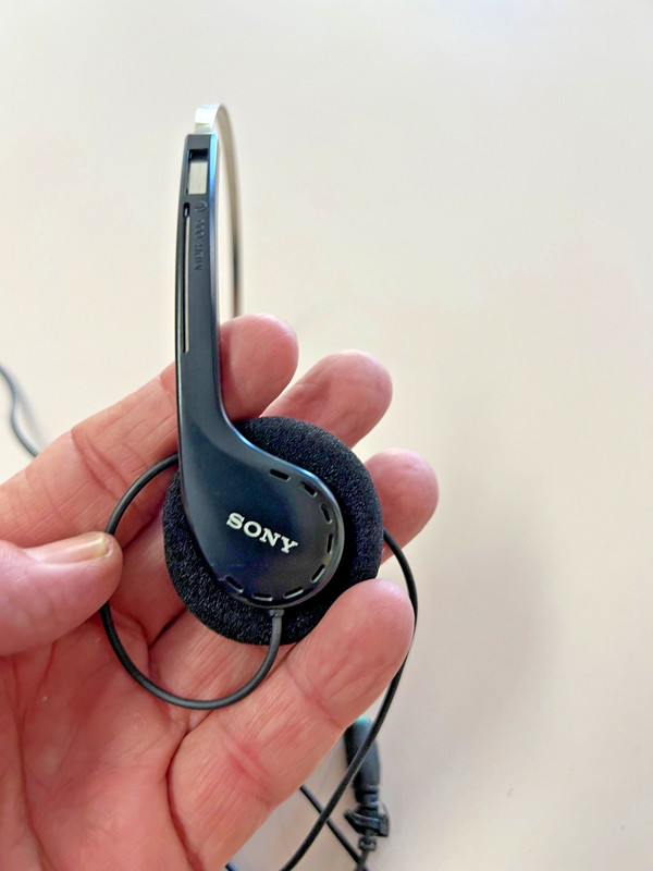 Sony MDR-006 Vintage Walkman on-ear headphones, excellent condition gallery