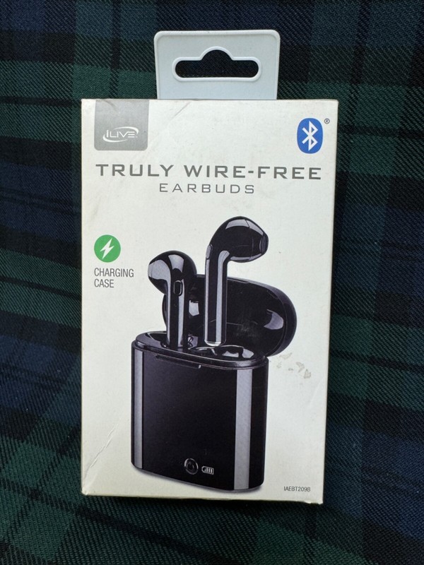 iLive Truly Wire-Free Earbuds and Charging Case gallery