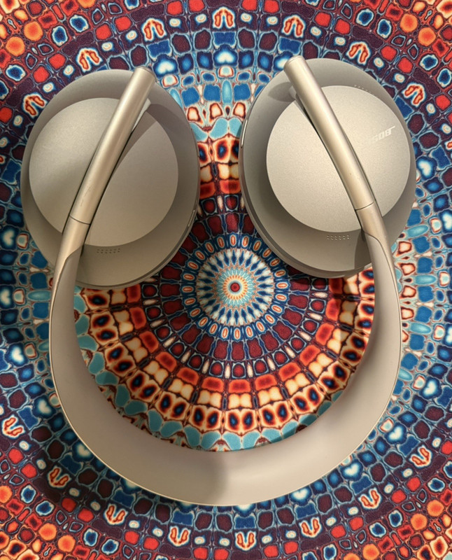 Bose NC 700 Headphones Wireless Bluetooth Over Ear White/Silver W Case