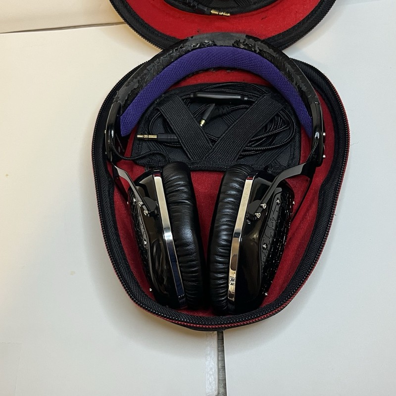 V-moda Crossfade LPHeadphones NeroBlack Crocodile-etched Metal Shields Working gallery