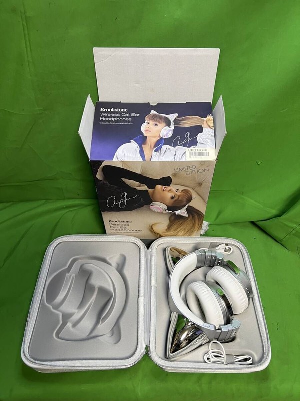 Brookstone Ariana Grande Wireless Cat Ear Headphones Limited Edition Bluetooth