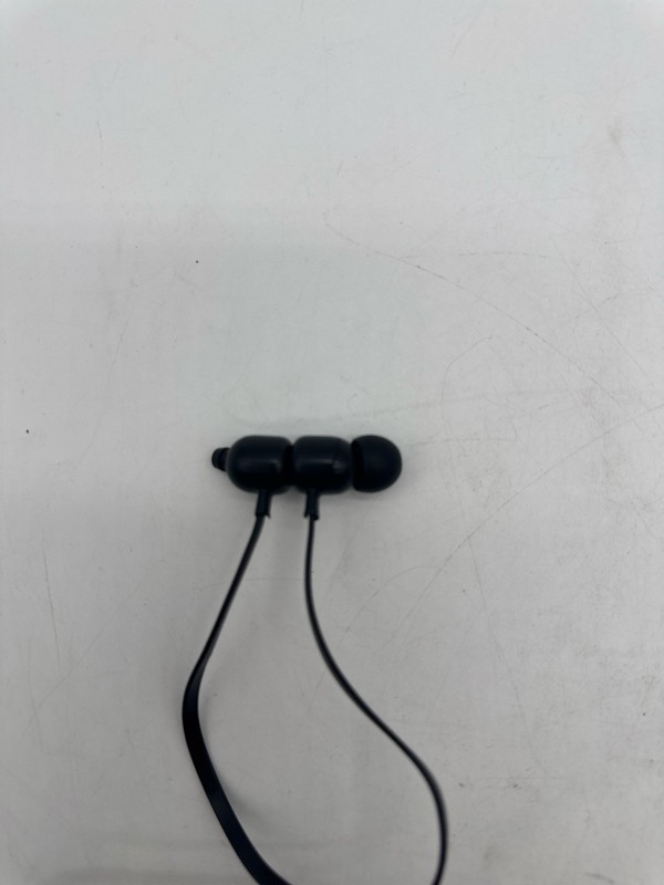 (BROKEN) Beats Flex Wireless Bluetooth Earbuds - Black gallery