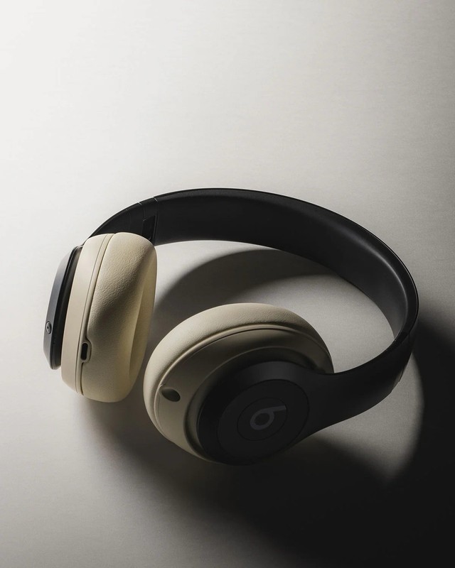 Brand New Beats Studio Pro x STUSSY Limited Edition Wireless Headphones gallery