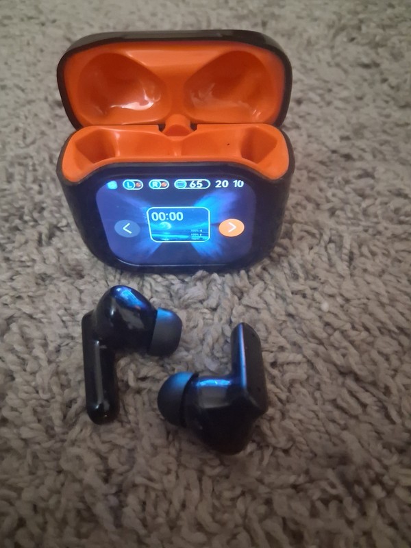 Wireless In-Ear Earbuds with Digital Display Charging Case – Black/Orange