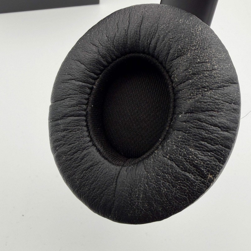 Beats Solo 3 Wireless Headphones gallery