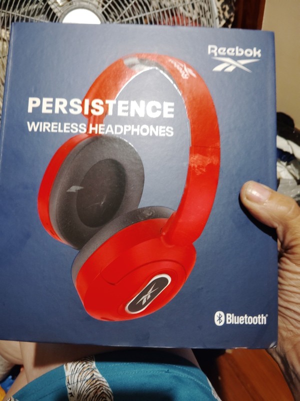 Reebok Endurance Wireless Headphones Bluetooth rare red over ear cup Nice USB-C