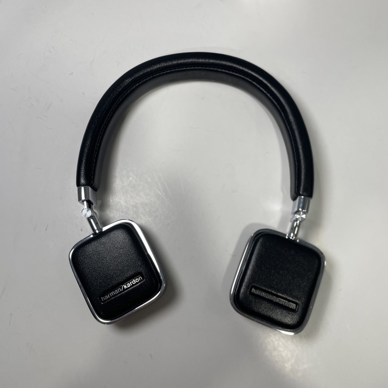Harmon Kardon Soho Wireless Headphones Leather Black Preowned Discontinued gallery