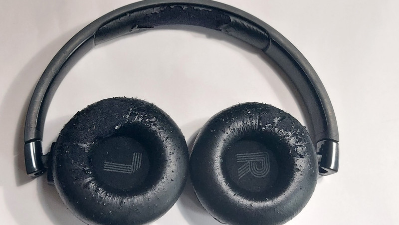 JBL Tune 670NC On-ear Wireless Headphones with Adaptive Noise Canceling - Black gallery