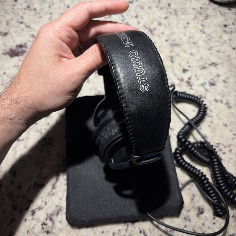 Sony MDR-7506 Sound Monitor Headphones (Black) gallery
