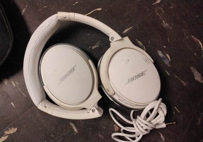 Bose QuietComfort 45 Wireless Headphones White [Comes With Case]