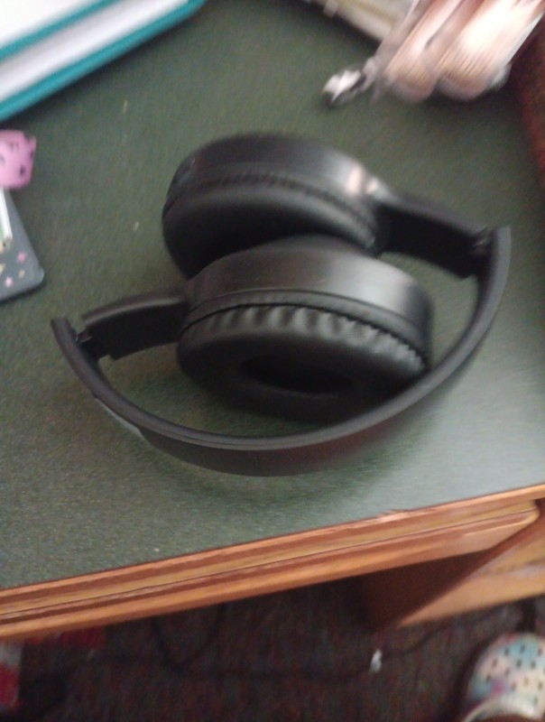Brand New Pair Of Headphones Only Used Them Once