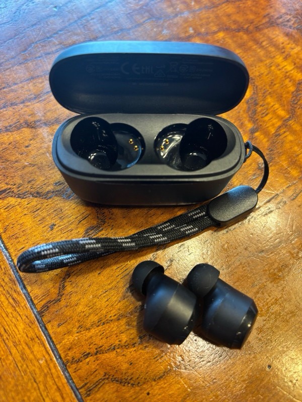 Soundcore by Anker P20i True Wireless Earbuds Black w/ Charging Case & USB Cable gallery