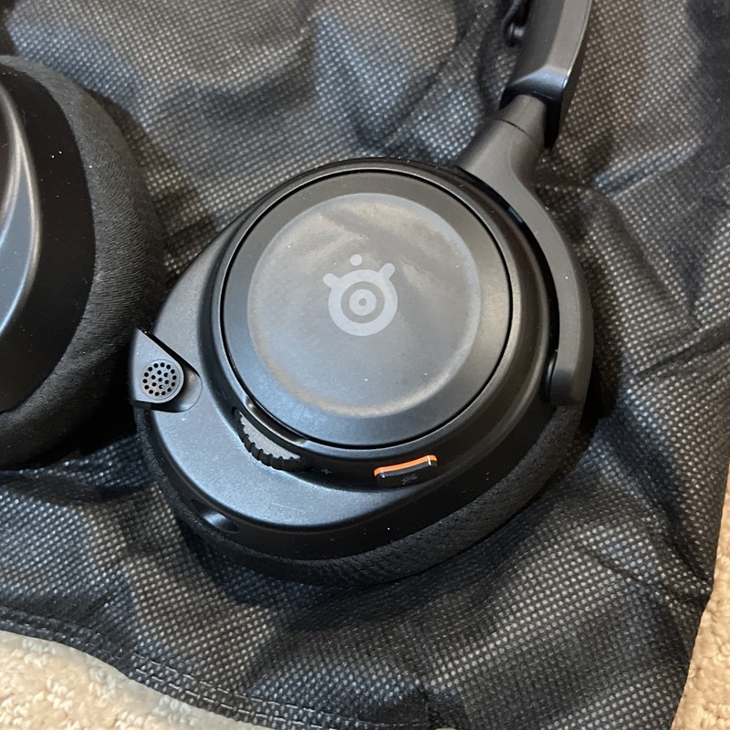 SteelSeries Arctis Nova 7 Wireless Gaming Headset Playstation 5 gallery