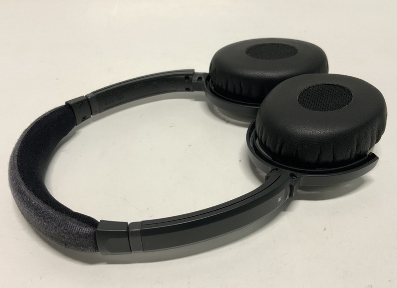 Bose QuietComfort 3 QC-3 Acoustic Noise Cancelling Headphones Set gallery