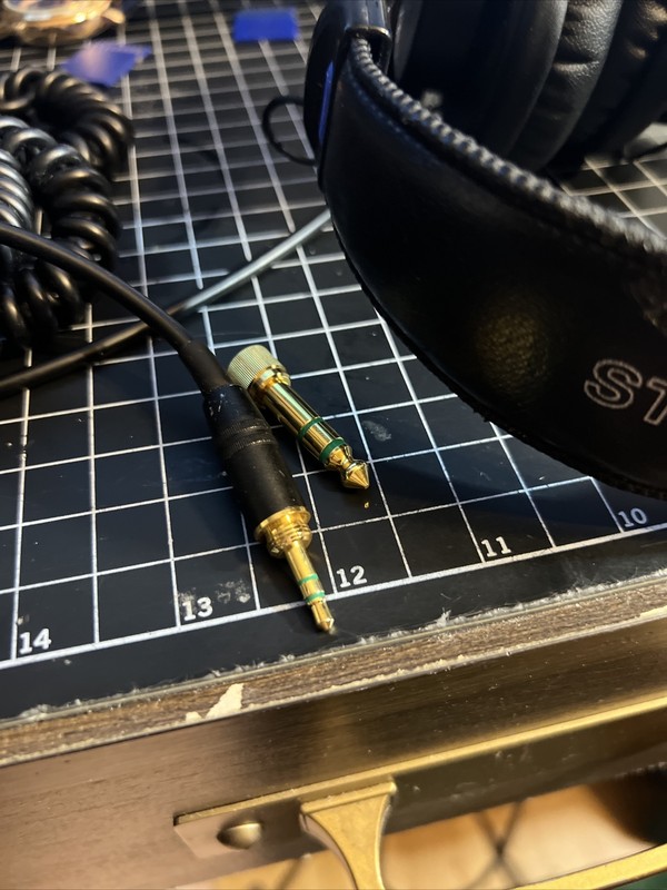Sony MDR7506 Professional Large Diaphragm DJ PRO Headphone gallery