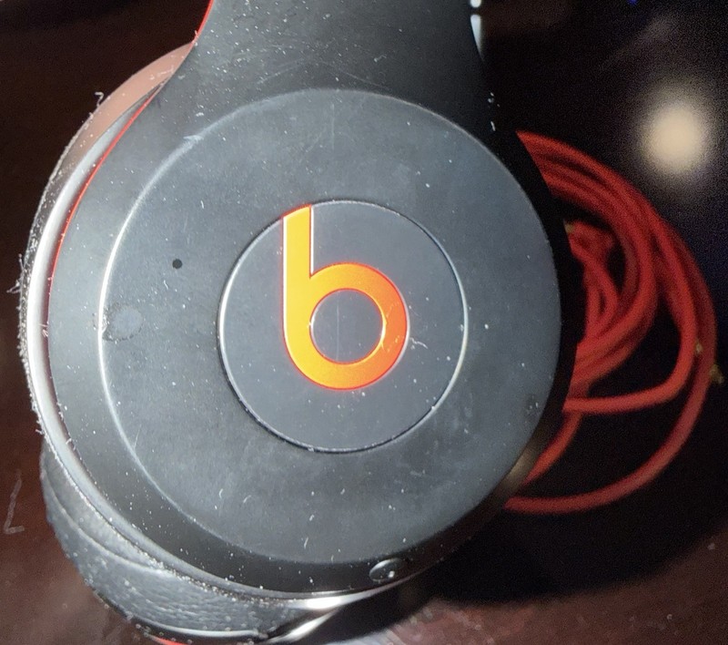 Used Beats Original Solo 3 Wireless Headphones Black Red Charge & Audio Cable gallery