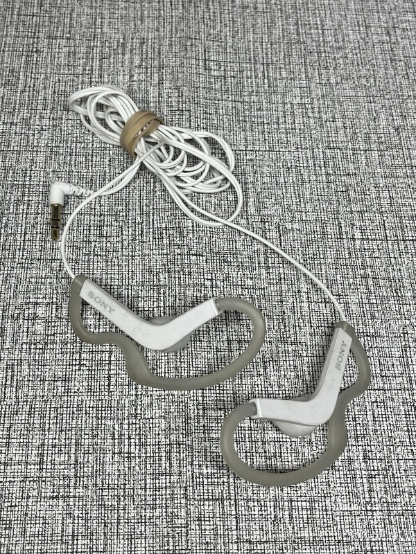 Sony SPORTS Running ear hook/in-ear Headphones – White MDR-AS210