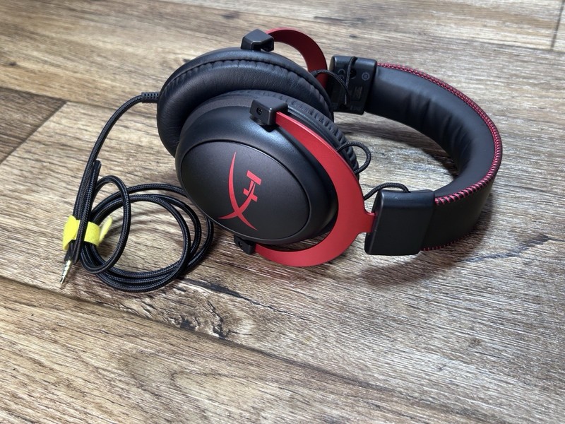 HyperX Cloud III Red Wired Gaming Headset, PC, PS5, Xbox Series X|S, Only