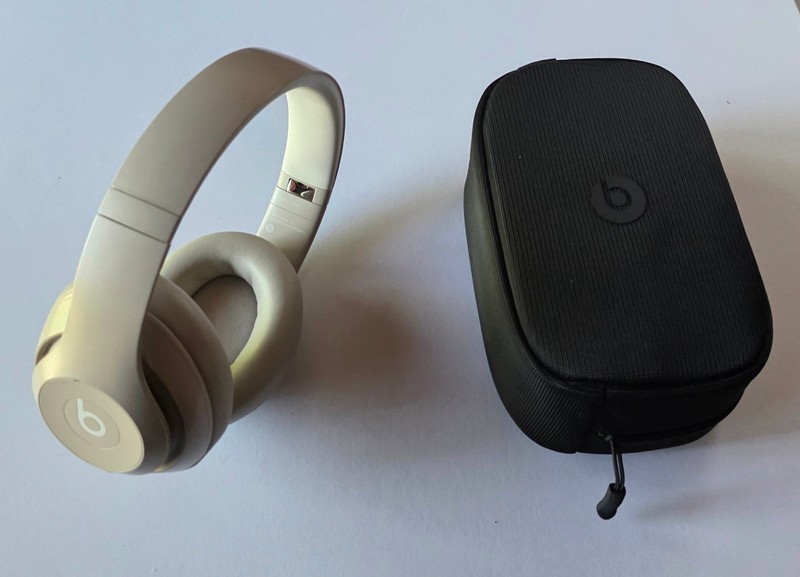 Unused Sandstone Beats Studio Pro Wireless Headphones MQTR3LL/A w Case in Bulk P