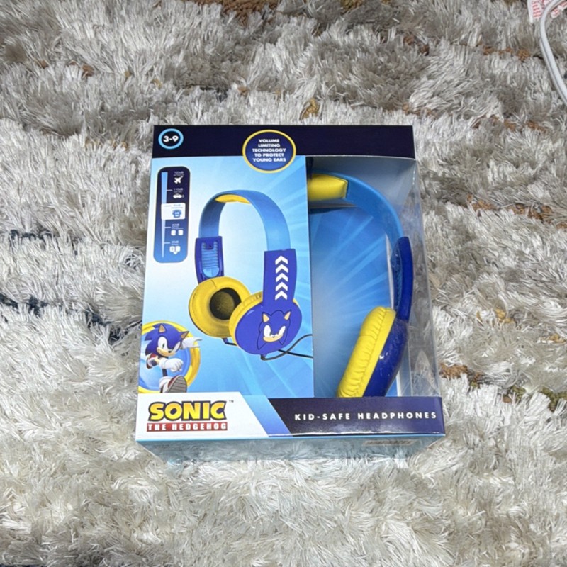 Sonic the Hedgehog Kid-Safe Headphones Blue Yellow 3.5mm Volume Limitation