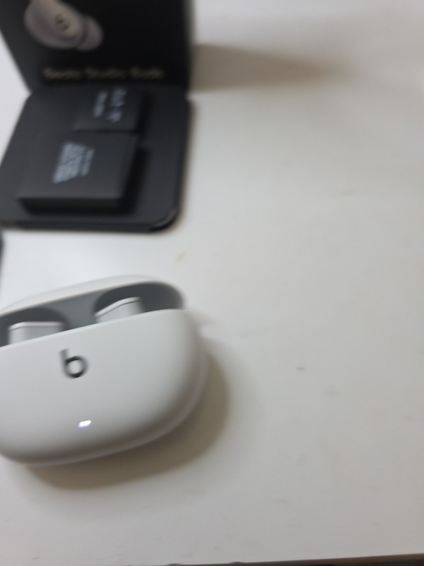 Beats by Dr. Dre MJ4Y3LL/A Wireless In Ear Headphones - White gallery