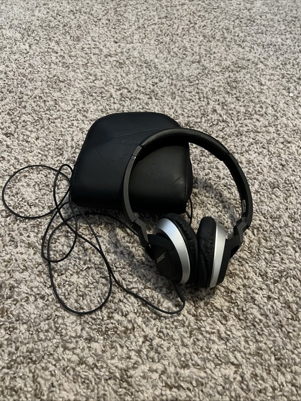 Bose OE2 Headphones Black *For Parts Only* Do Not Work