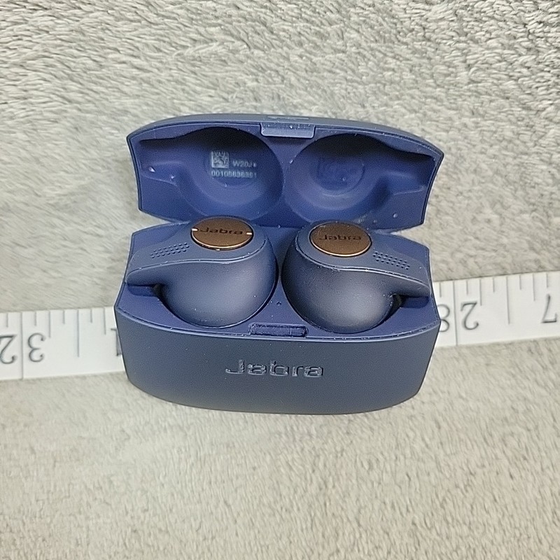 Jabra Elite Active 65t Earbuds with Charging Case *FOR PARTS READ*