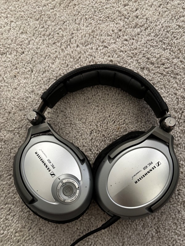 Sennheiser – PXC 450 Noise-Isolating Over-the-Ear Headphones