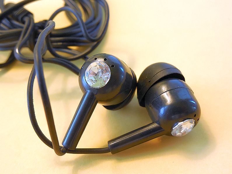 In-Ear Headphones Earphones For iPhone iPod MP3 PC Tablet LapTop, US Seller