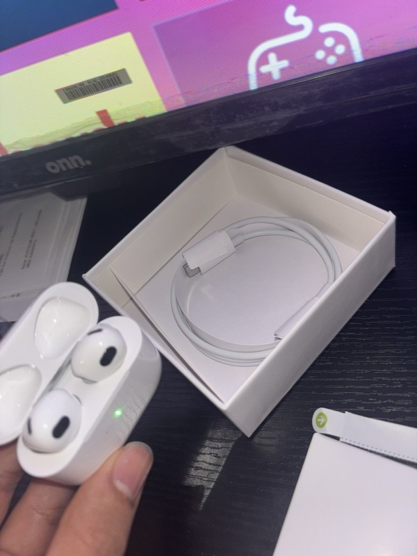 Apple AirPods 3rd Gen Bluetooth Wireless In-Ear Earbuds White w/ Charging Case gallery