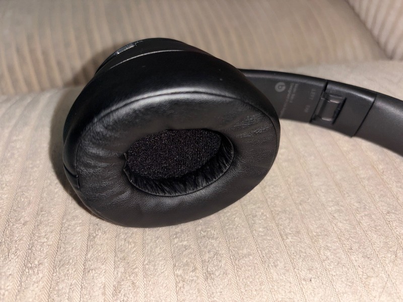 Beats Solo 4 Wireless/ Bluetooth gallery
