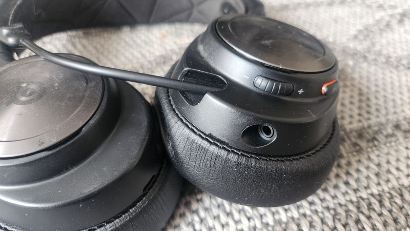 SteelSeries Arctis Nova Pro Wired Over-Ear Gaming Headset With GameDAC DAC/Amp gallery