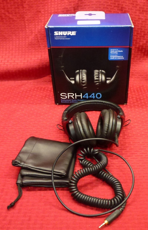 SHURE SRH440 CLOSED BACK PROFESSIONAL STUDIO HEADPHONES IN THE ORIGINAL BOX
