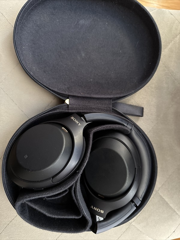 Sony WH-1000XM4 Wireless Headphones – Midnight Blue