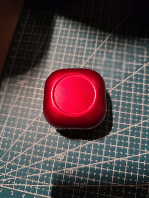Buds SM-R180 Wireless Earbuds Case Red gallery
