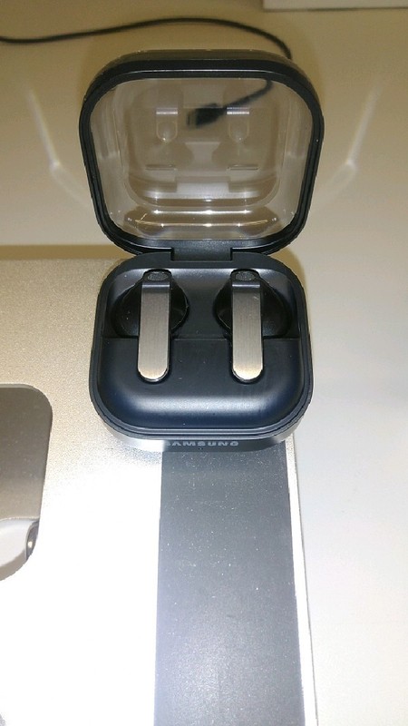Samsung Galaxy Buds4 SM-R540 Wireless Bluetooth Earbuds Black Noise Cancellation gallery