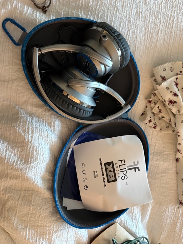 Flips Audio XB Convertible Headphones & Speakers Gray Blue w/ Case – Flip Ear gallery