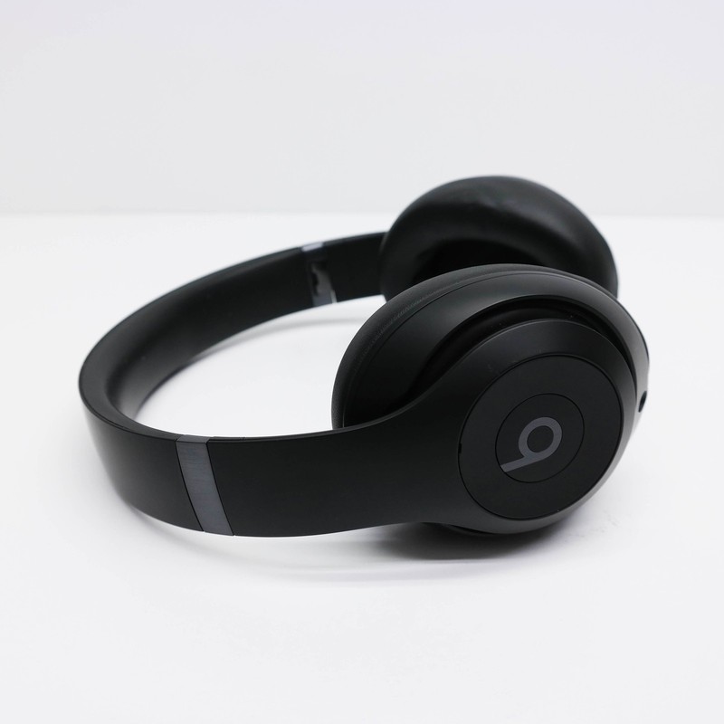 Beats by Dr. Dre Studio Pro Over Ear Headphones MQTP3LL/A Black READ gallery