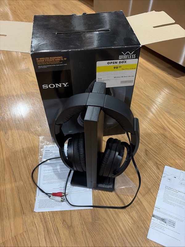 Sony MDR-RF985R Over Ear Headphones – EUC. MISSING CHARGER.