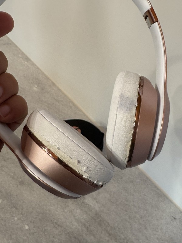 Beats by Dr. Dre Beats Solo 3 Wireless On-Ear Headphones - Rose Gold gallery