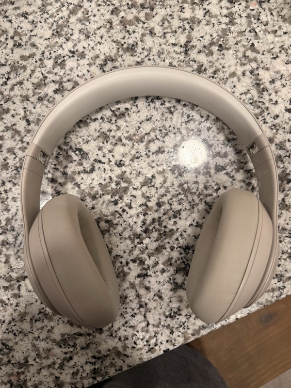 Beats by Dr. Dre Studio Pro Over-the-Ear Wireless Headphones gallery