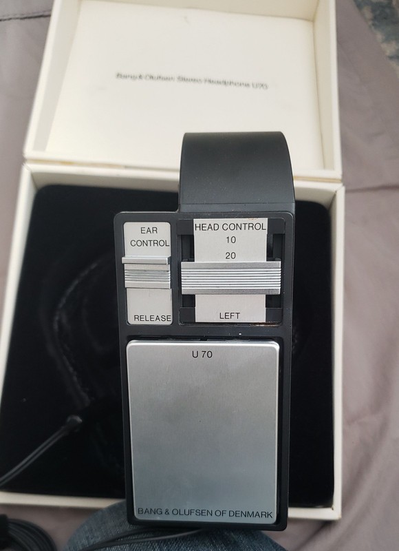 RARE Vintage Bang And Olufsen U70 Headphones 1970s - Tested, Working. gallery