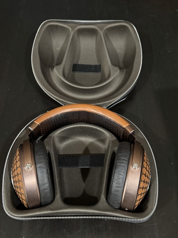 Focal Stellia Closed-Back Over-Ear Headphones – Excellent condition, bonus cable