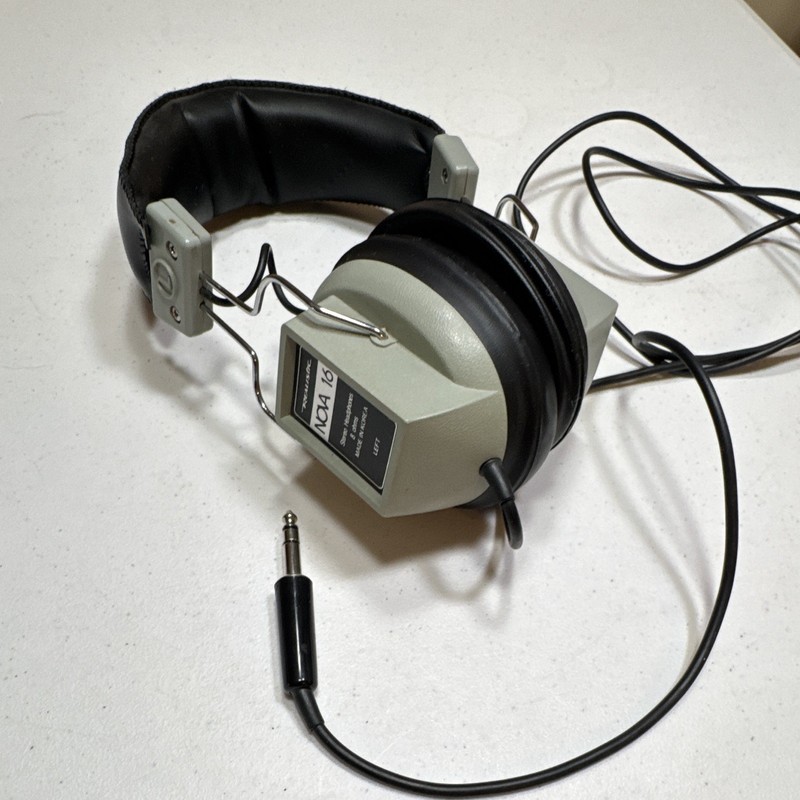 Realistic Nova 16 Wired On-Ear Headband Headphones 1/4in 8ohm Gray/Black