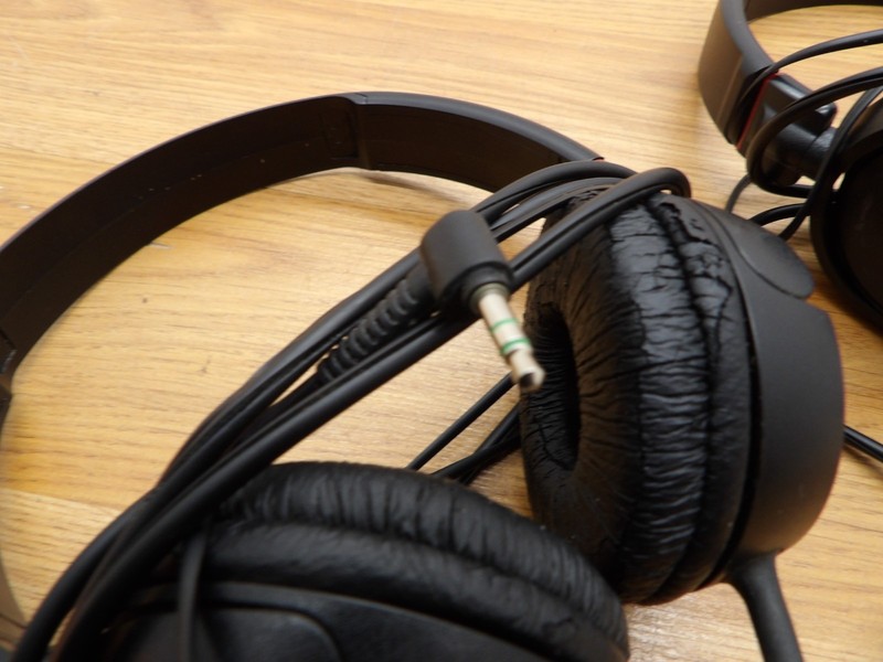 Lot Of 2 Sony MDR-ZX100 Stereo Headphones Black Tested & Works-FREE SHIPPING! gallery
