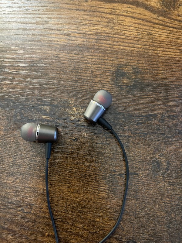 Unbranded In-Ear Earbud Headphones Black Sliver Red with USB-C Port Connector gallery