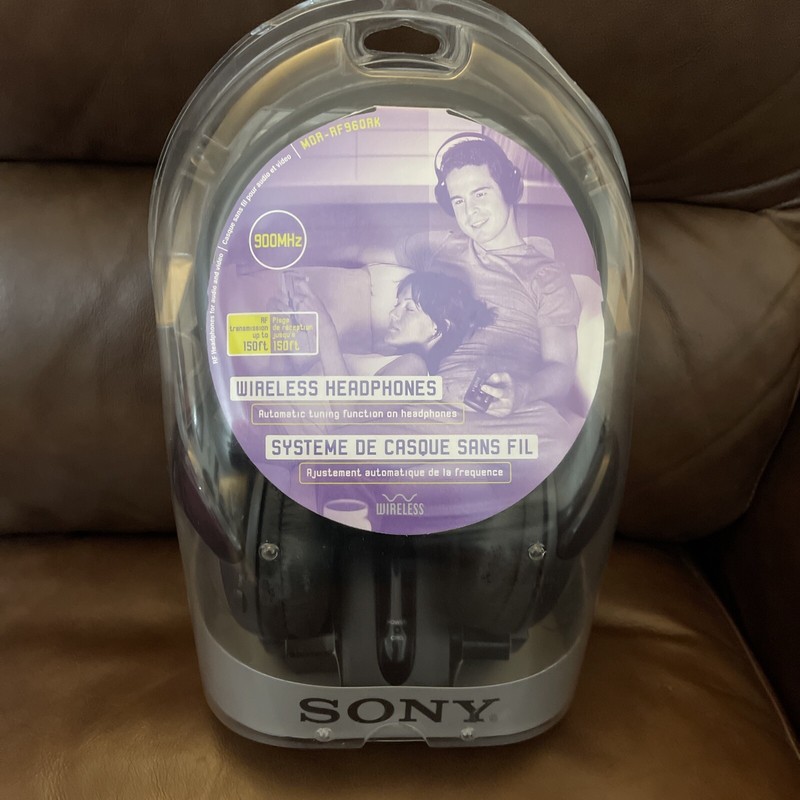 Sony 900 MHz RF Wireless Headphones MDR-RF960RK with Auto Tuning