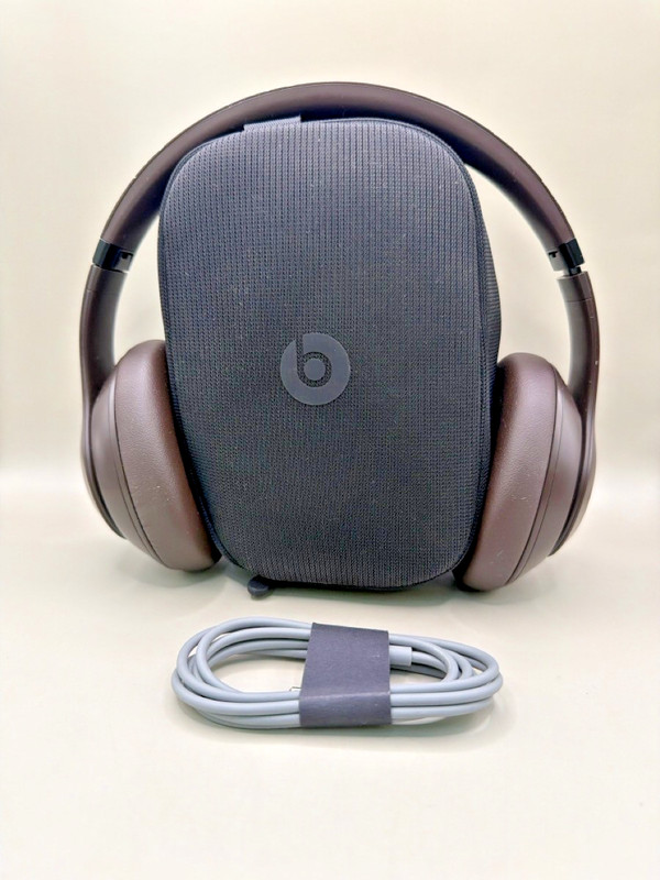 BEATS AUDIO STUDIO PRO BLUETOOTH HEADPHONES BROWN W/SOFT CASE (CJL006592)