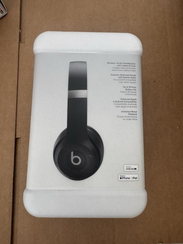 Beats by Dre Solo 4 On-Ear Headset Matte Black Bluetooth Wireless MUW23LL gallery