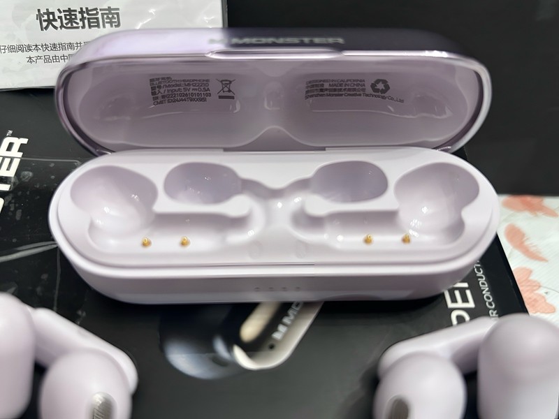 Monster AC601 Bluetooth Earbuds Clip-On Wireless Earbuds Case Music gallery
